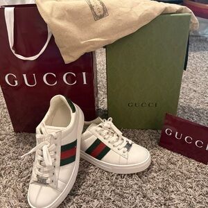 Gucci White Leather Sneakers with Green and Red Accents